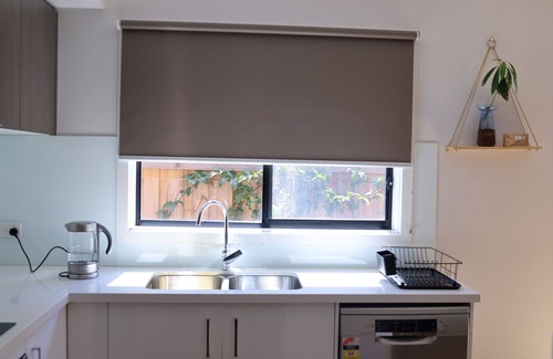 Wyndham Vale House | Homely 4 bedroom house with central cooling and WiFi in brilliant Wyndham.