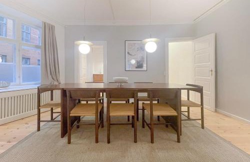 Copenhagen City Centre Apartment | Homely Apartment by CPH Canals
