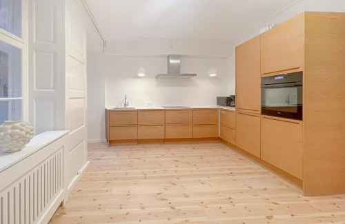 Copenhagen City Centre Apartment | Homely Apartment by CPH Canals