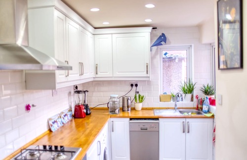 Bedworth House | Homely & Comfortable cozy house near Coventry & Birmingham NEC.