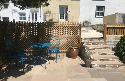 Tregony Cottage | Homely Cottage with Valley Views, Dog Friendly, Parking, Garden and Wifi