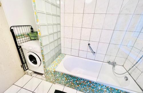 Philippsburg Apartment | Homely - modern - für 4 - Boxspringbetten - Internet