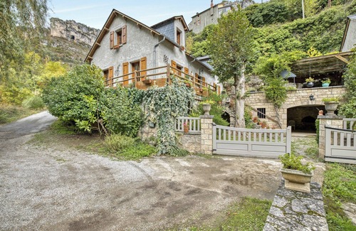 Saint-Pierre-des-Tripiers Villa | Homerez - Villa in Saint-Pierre-des-Tripiers