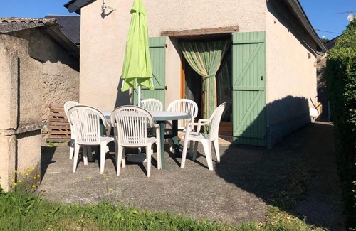 Le Masnau-Massuguies House | Homerez - Amazing house for 6 ppl. with terrace at Le Masnau-Massuguiès