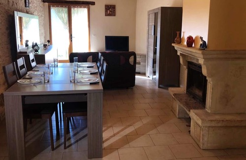 Le Masnau-Massuguies House | Homerez - Amazing house for 6 ppl. with terrace at Le Masnau-Massuguiès