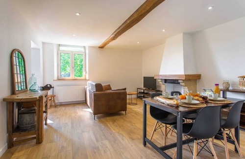 Amiens Apartment | Homerez - Amiens Apartment with Parking