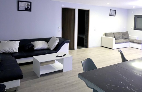 Fenay Apartment | Homerez - Appartement for 10 ppl. with jacuzzi, terrace and balcony at Fénay
