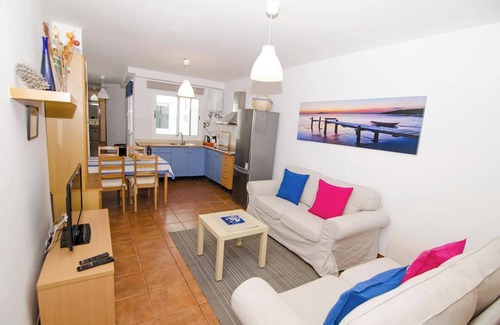 Lomo Quiebre Apartment | Homerez - Apt in Lomo Quiebre, sea view