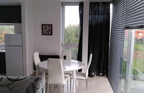 Dean Pequeno Apartment | Homerez - Apt in Riveira w/parking