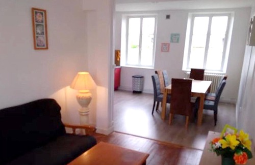 Chateaudun Apartment | Homerez - Beautiful appartement for 8 ppl. with garden at Châteaudun