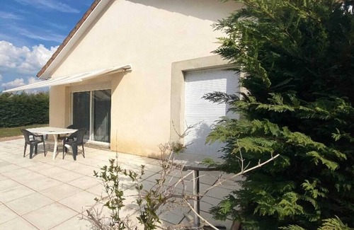 Saint-Vallier House | Homerez - Charming house in Saint-Vallier + terrace