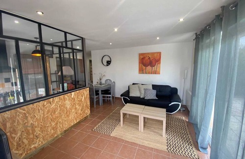 Saint-Vallier House | Homerez - Charming house in Saint-Vallier + terrace