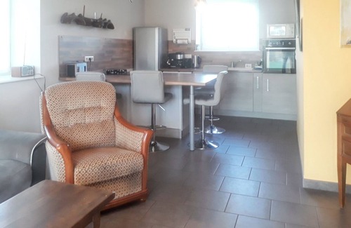 Donzy-le-National House | Homerez - Charming house in La Vineuse with enclosed garden