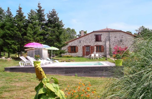 Saint-Cirq House | Homerez - Charming House in Saint-Cirq with Private Pool
