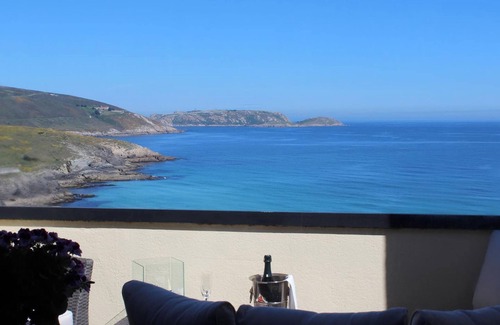 Malpica de Bergantinos Apartment | Homerez - Elegant Apartment in Malpica with Sea View