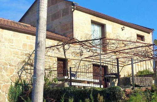 A Lama House | Homerez - Elegant House in Pontevedra + Private Pool