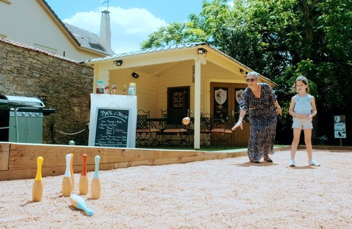 La Gaubretiere House | Homerez - House for 4 ppl. with shared pool, jacuzzi and spa at La Gaubretière