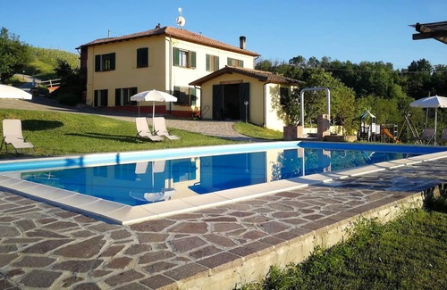 Vesime House | Homerez - Nice house for 4 ppl. with shared pool, terrace and balcony at Vesime