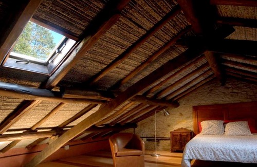 Mieres House | Homerez - Spacious house for 8 ppl. with balcony at Mieres del Camino
