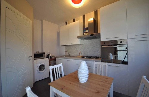 Vercelli Apartment | Homerez - Spacious apartment in Vercelli with terrace and garden