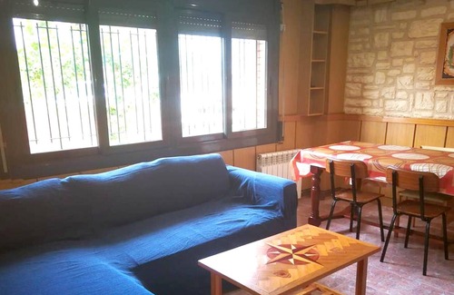 Esparraguera House | Homerez - Spacious house for 6 ppl. with balcony at Esparreguera