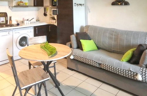 Plage d'Argeles Apartment | Homerez - Studio in Argelès-sur-Mer, sea view