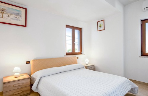 Caiazzo Villa | Homerez - Villa for 17 ppl. with swimming-pool, garden and terrace at Caiazzo