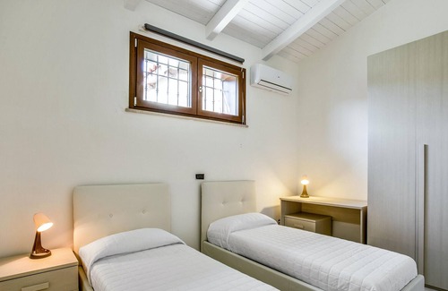 Caiazzo Villa | Homerez - Villa for 17 ppl. with swimming-pool, garden and terrace at Caiazzo