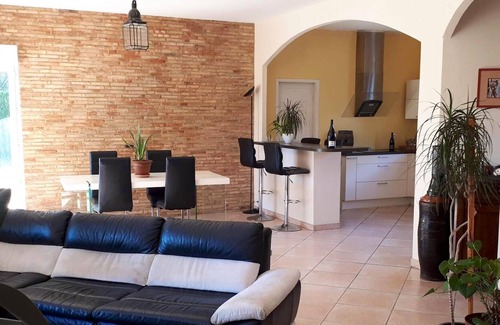 Paulhac Villa | Homerez - Villa for 8 ppl. with swimming-pool, garden and terrace at Paulhac