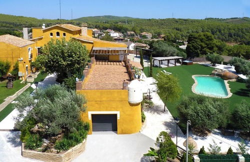 Can Trabal Villa | Homerez - Villa in Can Trabal, Pool