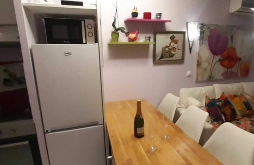 Golfe Juan Apartment | Homerez - Welcoming Apartment in Golfe-Juan - 30 m² - Pool