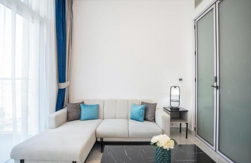 Discovery Gardens Apartment | Homesgetaway -Spacious 1BR Apt in Pearlz by Danube