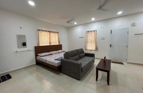 Pallavaram Villa | HOMESTAY - AC 1 BHK STUDIO NEAR AlRPORT