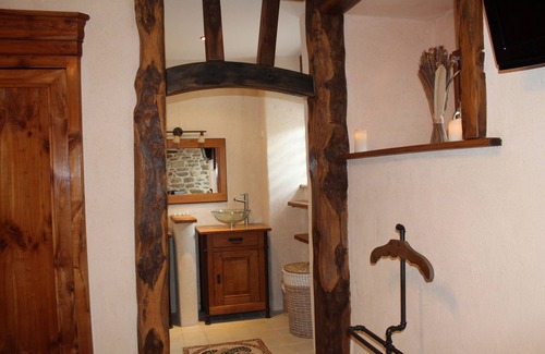 Saint Meloir-des-Bois Bed & Breakfast | Homestay