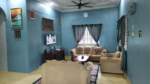 Permatang Tinggi House | Homestay Hassani