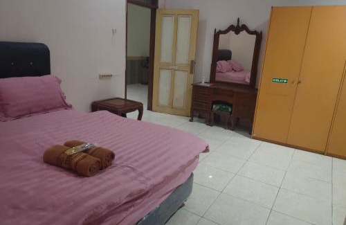 Cirebon House | Homestay KenzieFaiz