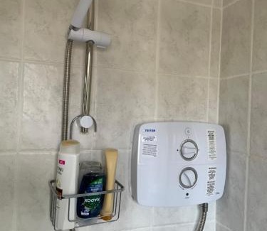 Leinster House | Homestay Large Ensuite Room