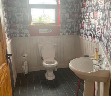 Leinster House | Homestay Large Ensuite Room