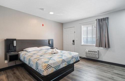 Bellview Cabin | HomeStay Lodge Pensacola West - NAS