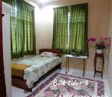 Kampung Dato' Ibrahim Fikri House | Homestay Noor Mak Lagam