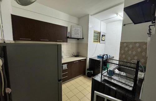 Sungai Buloh Apartment | Homestay Tasik Biru Kundang