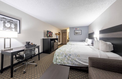 East Syracuse Hotel | HomeTown Inn by Red Roof East Syracuse