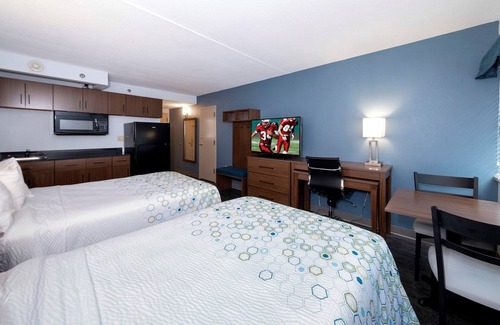 Chantilly Hotel | HomeTowne Studios by Red Roof Chantilly