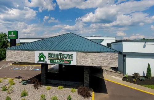 Cortland Hotel | HomeTowne Studios by Red Roof & Conference Center Cortland