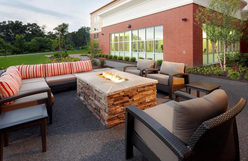 Coraopolis Hotel | Homewood Suites by Hilton Pittsburgh Airport/Robinson Mall Area