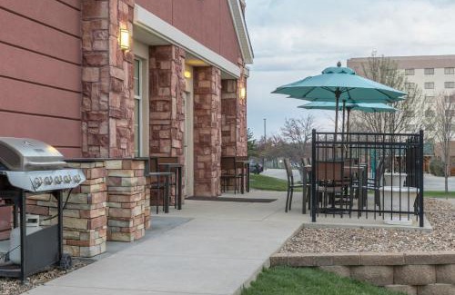 Cedar Rapids Hotel | Homewood Suites by Hilton Cedar Rapids-North