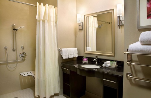 Vaughan Hotel | Homewood Suites by Hilton Toronto Vaughan