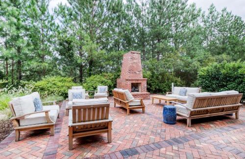 Taylortown Hotel | Homewood Suites by Hilton Olmsted Village