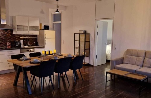 Nord-Mitte Apartment | Homey Apartments Harbour Suite - Parking, 2 Bathrooms, Elevator, City