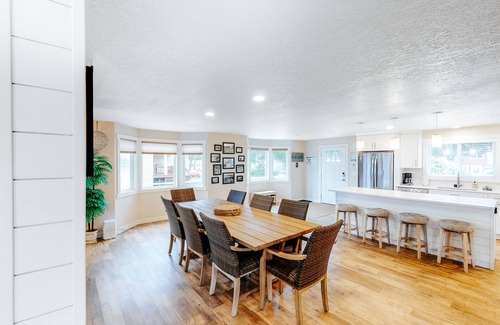 Lincoln Beach House | Homey dog-friendly house w/partial ocean views, gas fireplaces, and gas-grill